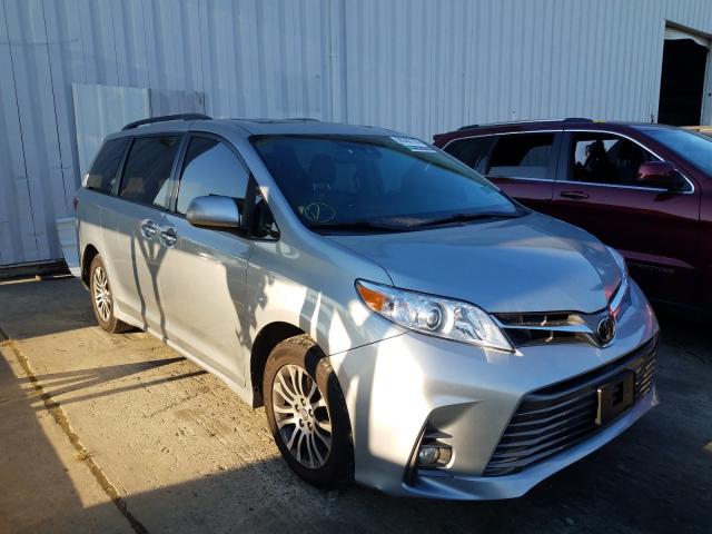 Photo 0 VIN: 5TDYZ3DC0KS975984 - TOYOTA SIENNA XLE 