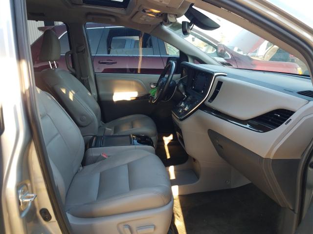 Photo 4 VIN: 5TDYZ3DC0KS975984 - TOYOTA SIENNA XLE 