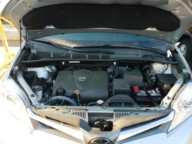 Photo 6 VIN: 5TDYZ3DC0KS975984 - TOYOTA SIENNA XLE 