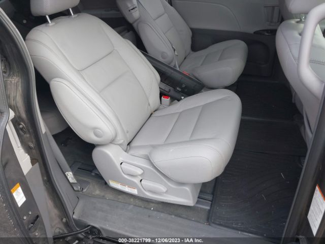 Photo 7 VIN: 5TDYZ3DC0KS979310 - TOYOTA SIENNA 