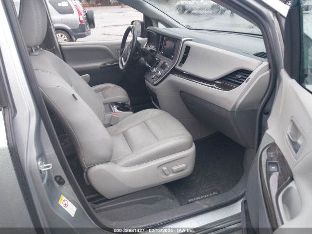 Photo 4 VIN: 5TDYZ3DC0KS997144 - TOYOTA SIENNA 