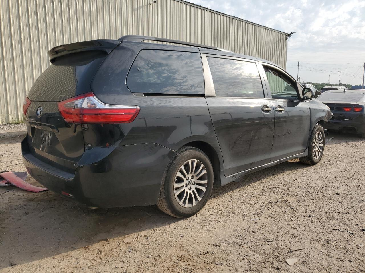 Photo 2 VIN: 5TDYZ3DC0LS049828 - TOYOTA SIENNA 