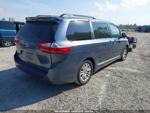 Photo 3 VIN: 5TDYZ3DC1HS767427 - TOYOTA SIENNA 