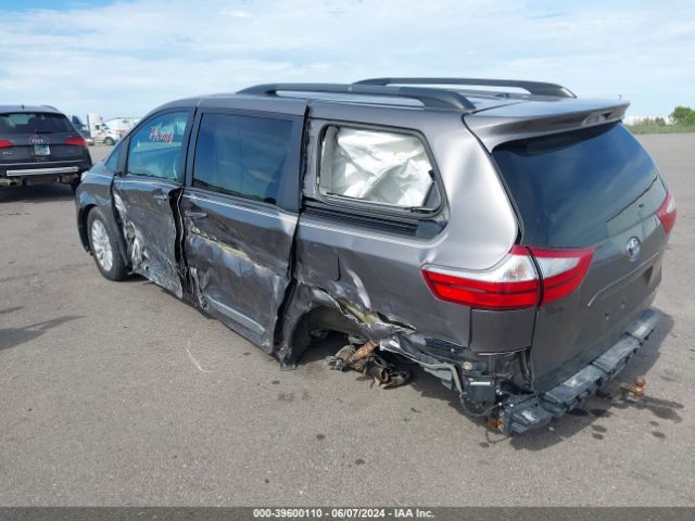 Photo 2 VIN: 5TDYZ3DC1HS772109 - TOYOTA SIENNA 