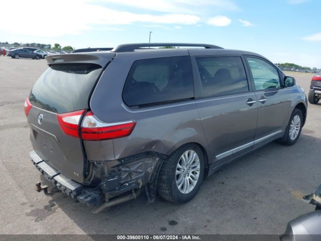 Photo 3 VIN: 5TDYZ3DC1HS772109 - TOYOTA SIENNA 