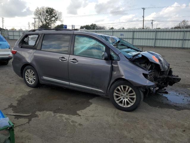 Photo 3 VIN: 5TDYZ3DC1HS773941 - TOYOTA SIENNA XLE 