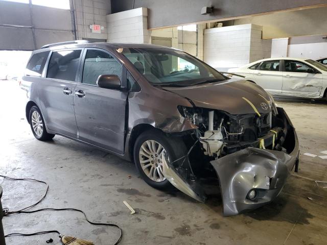 Photo 3 VIN: 5TDYZ3DC1HS787967 - TOYOTA SIENNA XLE 