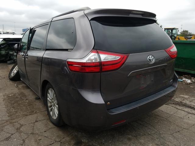 Photo 2 VIN: 5TDYZ3DC1HS793817 - TOYOTA SIENNA XLE 