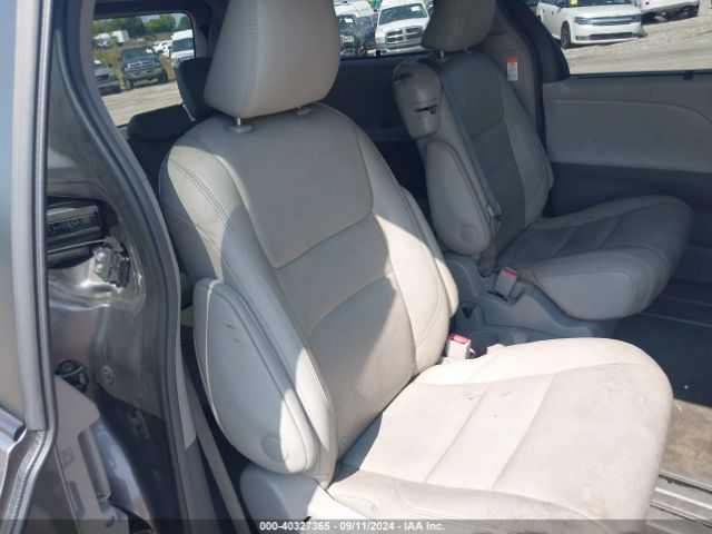 Photo 7 VIN: 5TDYZ3DC1HS794580 - TOYOTA SIENNA 