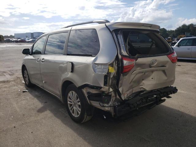 Photo 2 VIN: 5TDYZ3DC1HS801270 - TOYOTA SIENNA XLE 