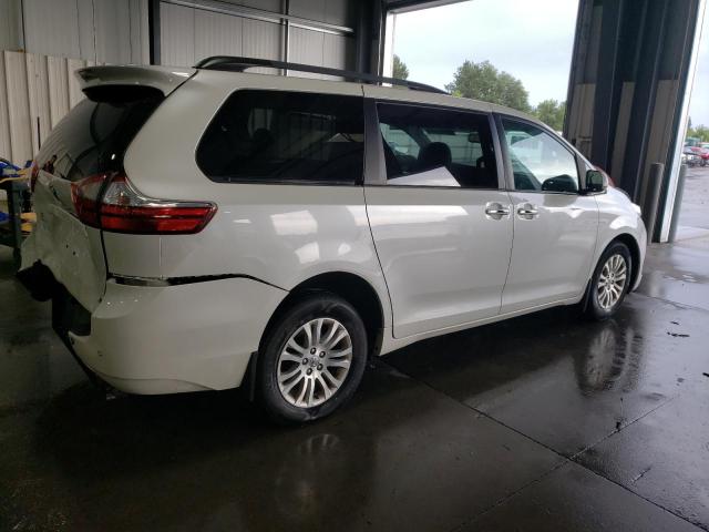 Photo 2 VIN: 5TDYZ3DC1HS816433 - TOYOTA SIENNA XLE 