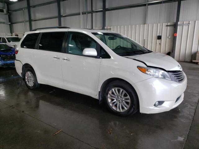 Photo 3 VIN: 5TDYZ3DC1HS816433 - TOYOTA SIENNA XLE 