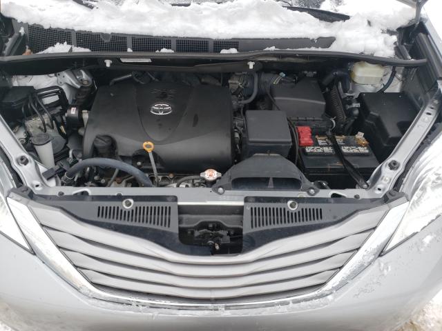 Photo 6 VIN: 5TDYZ3DC1HS817923 - TOYOTA SIENNA XLE 