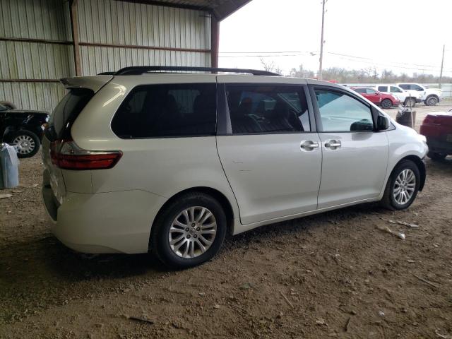 Photo 2 VIN: 5TDYZ3DC1HS825388 - TOYOTA SIENNA XLE 