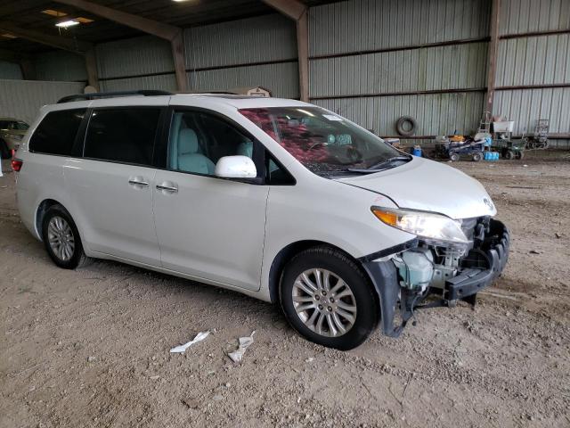 Photo 3 VIN: 5TDYZ3DC1HS825388 - TOYOTA SIENNA XLE 