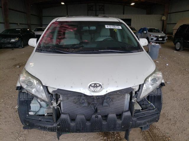 Photo 4 VIN: 5TDYZ3DC1HS825388 - TOYOTA SIENNA XLE 