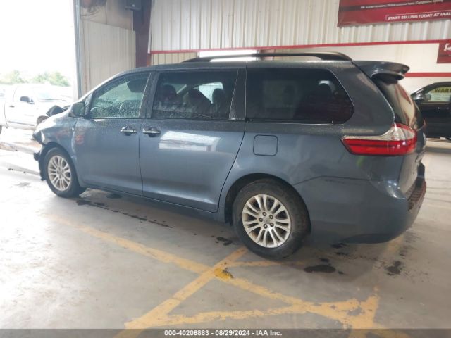 Photo 2 VIN: 5TDYZ3DC1HS859914 - TOYOTA SIENNA 