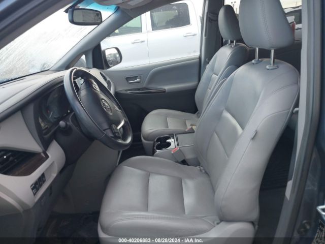 Photo 4 VIN: 5TDYZ3DC1HS859914 - TOYOTA SIENNA 