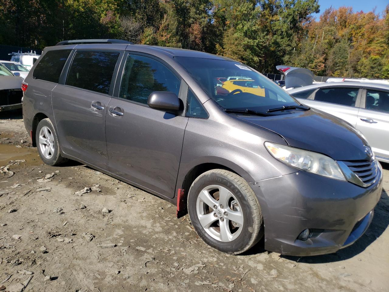 Photo 3 VIN: 5TDYZ3DC1HS864045 - TOYOTA SIENNA 