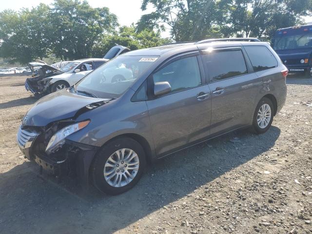 Photo 0 VIN: 5TDYZ3DC1HS864126 - TOYOTA SIENNA XLE 