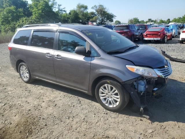 Photo 3 VIN: 5TDYZ3DC1HS864126 - TOYOTA SIENNA XLE 