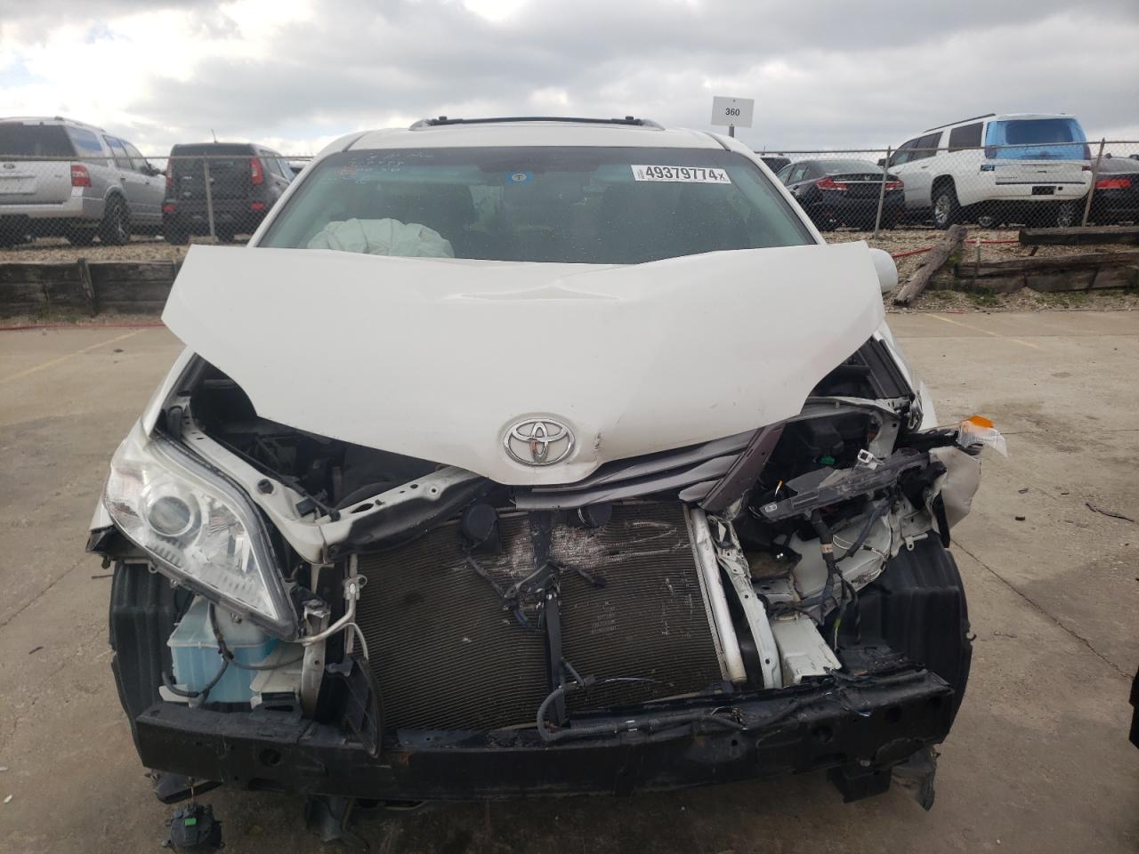 Photo 4 VIN: 5TDYZ3DC1HS866572 - TOYOTA SIENNA 