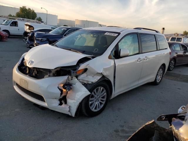 Photo 1 VIN: 5TDYZ3DC1HS868662 - TOYOTA SIENNA XLE 