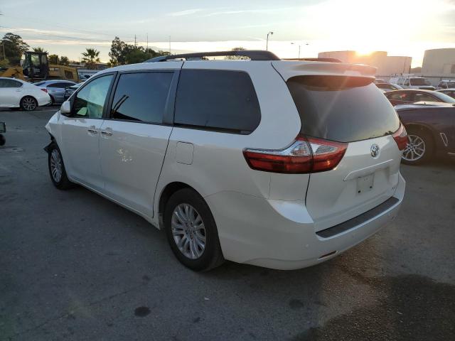 Photo 2 VIN: 5TDYZ3DC1HS868662 - TOYOTA SIENNA XLE 