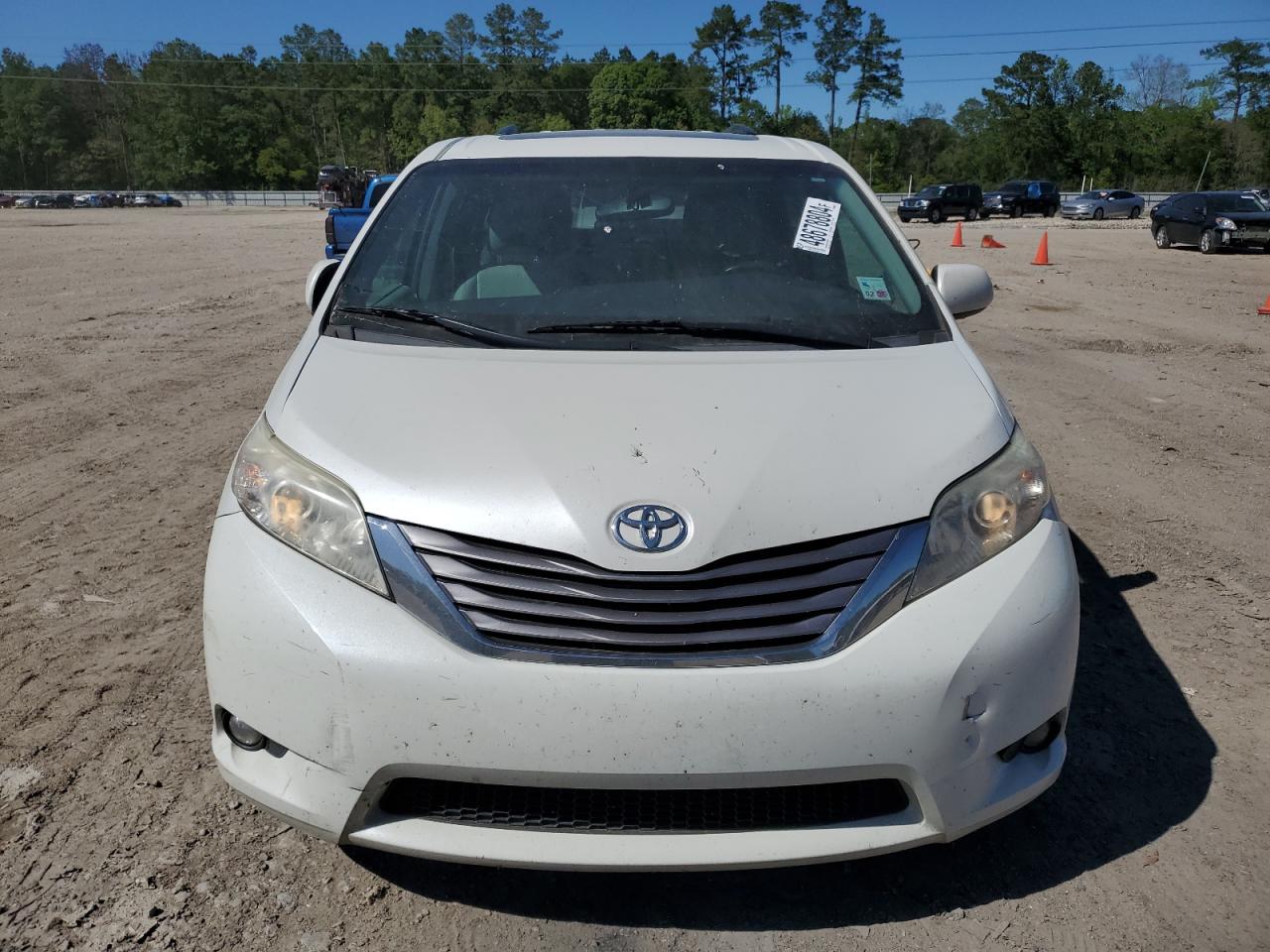 Photo 4 VIN: 5TDYZ3DC1HS876910 - TOYOTA SIENNA 