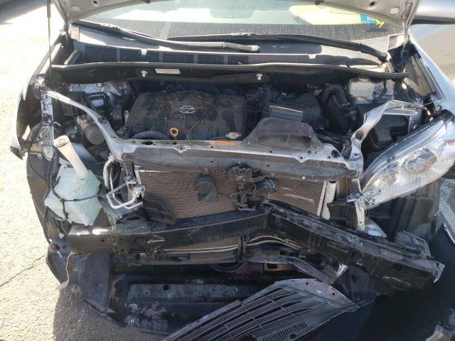 Photo 6 VIN: 5TDYZ3DC1HS895151 - TOYOTA SIENNA XLE 