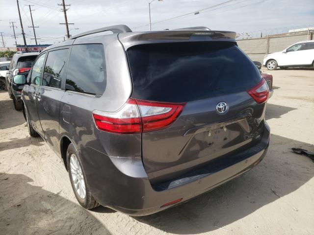 Photo 2 VIN: 5TDYZ3DC1HS898938 - TOYOTA SIENNA XLE 