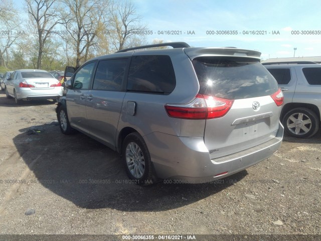 Photo 2 VIN: 5TDYZ3DC1HS899460 - TOYOTA SIENNA 