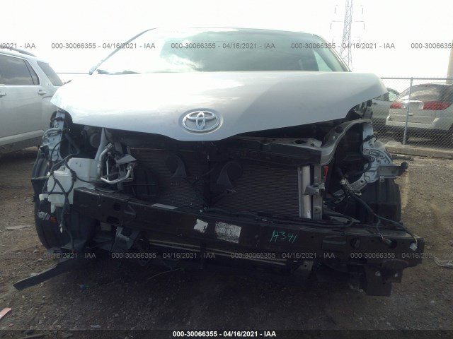 Photo 5 VIN: 5TDYZ3DC1HS899460 - TOYOTA SIENNA 