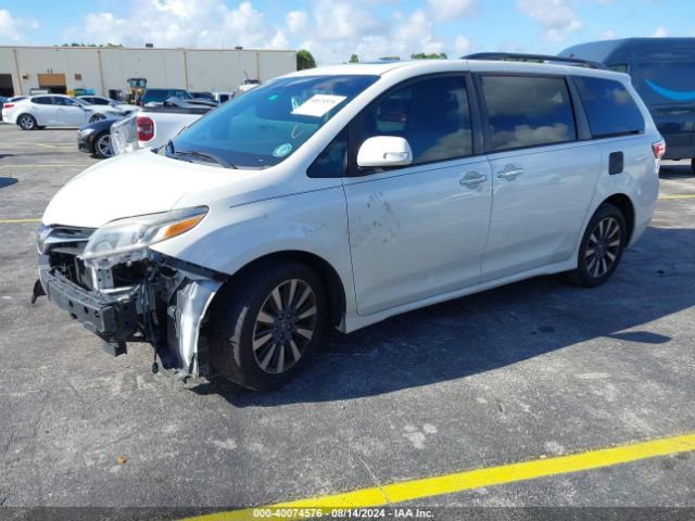 Photo 1 VIN: 5TDYZ3DC1JS903058 - TOYOTA SIENNA 