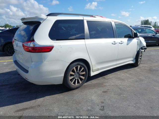 Photo 3 VIN: 5TDYZ3DC1JS903058 - TOYOTA SIENNA 