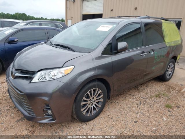 Photo 1 VIN: 5TDYZ3DC1JS905389 - TOYOTA SIENNA 