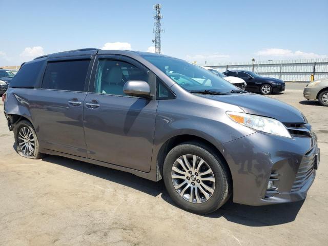 Photo 3 VIN: 5TDYZ3DC1JS918143 - TOYOTA SIENNA XLE 