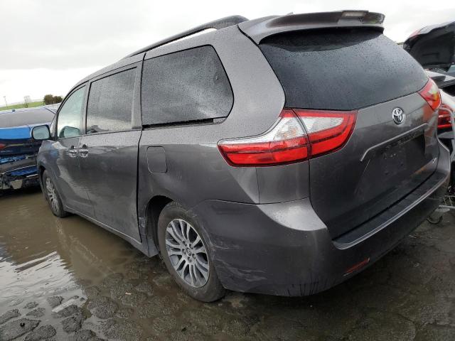 Photo 1 VIN: 5TDYZ3DC1JS936450 - TOYOTA SIENNA XLE 