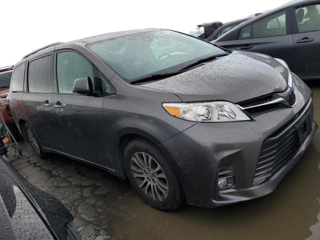 Photo 3 VIN: 5TDYZ3DC1JS936450 - TOYOTA SIENNA XLE 