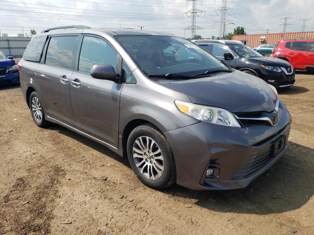 Photo 3 VIN: 5TDYZ3DC1JS948548 - TOYOTA SIENNA XLE 