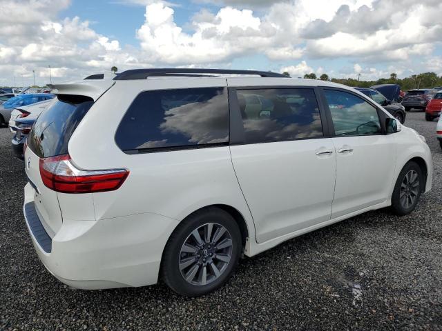 Photo 2 VIN: 5TDYZ3DC1JS954835 - TOYOTA SIENNA XLE 