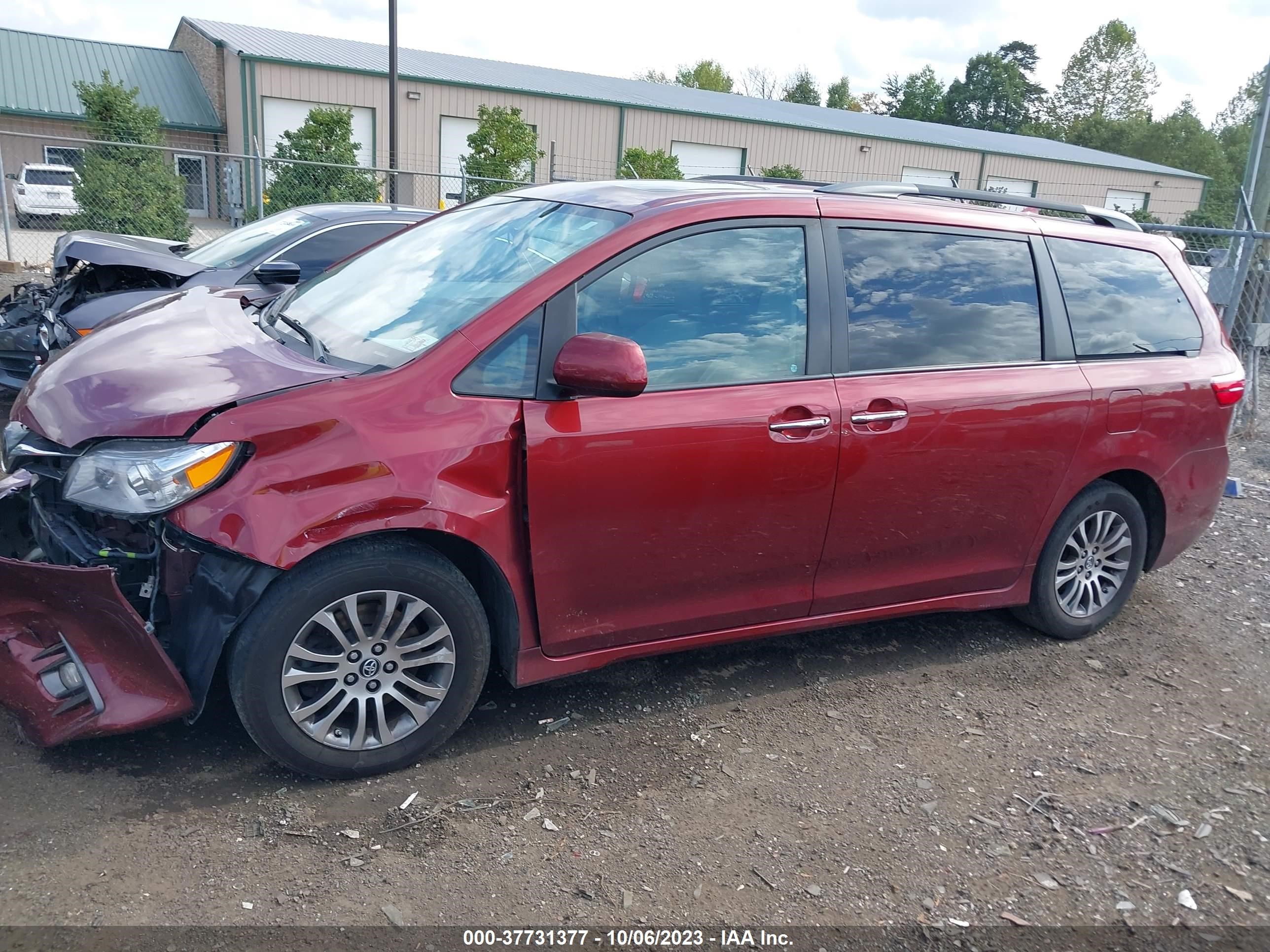 Photo 13 VIN: 5TDYZ3DC1LS025604 - TOYOTA SIENNA 