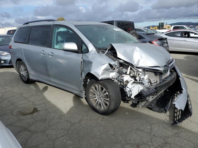 Photo 3 VIN: 5TDYZ3DC1LS052558 - TOYOTA SIENNA XLE 