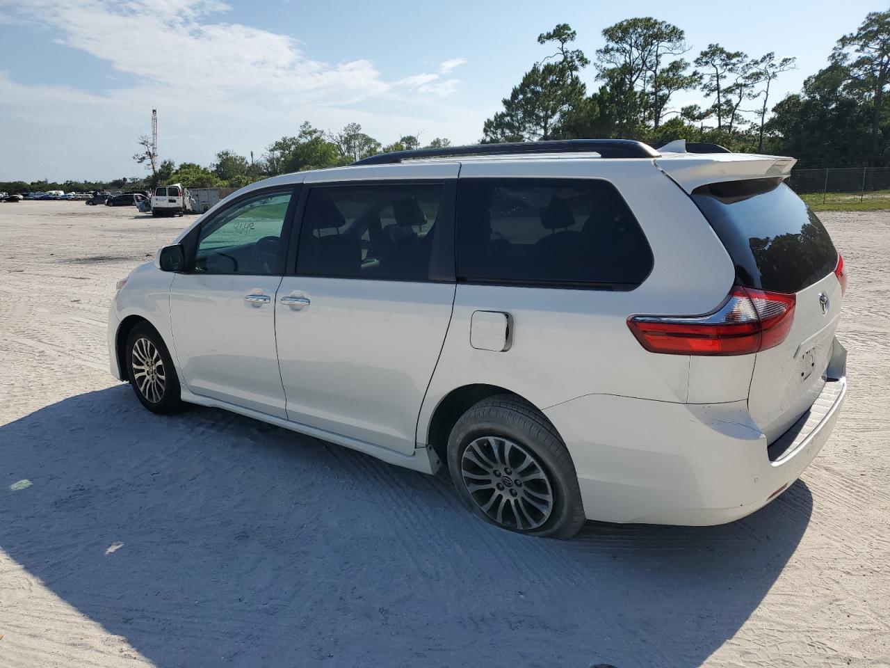 Photo 1 VIN: 5TDYZ3DC1LS059641 - TOYOTA SIENNA 