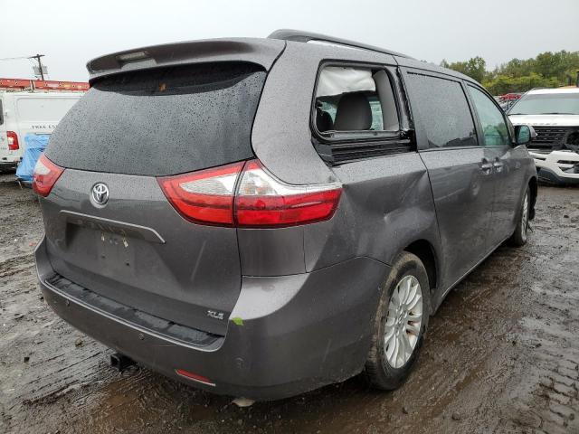 Photo 3 VIN: 5TDYZ3DC2HS779098 - TOYOTA SIENNA XLE 