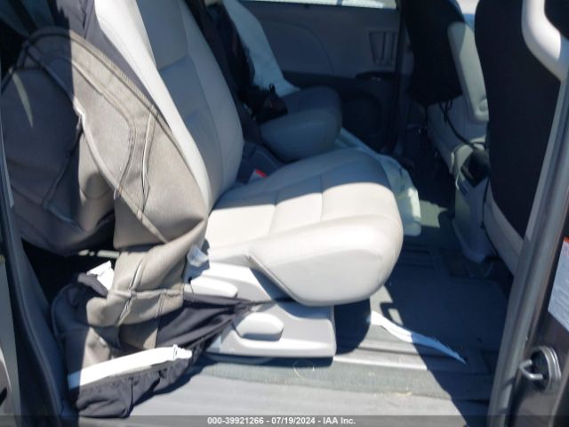 Photo 7 VIN: 5TDYZ3DC2HS782020 - TOYOTA SIENNA 