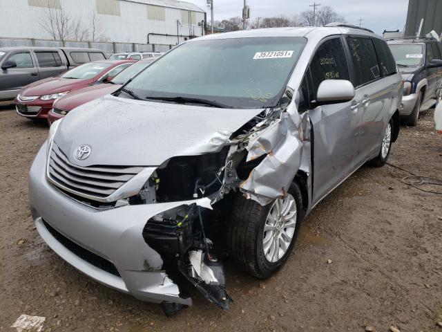 Photo 1 VIN: 5TDYZ3DC2HS788030 - TOYOTA SIENNA XLE 