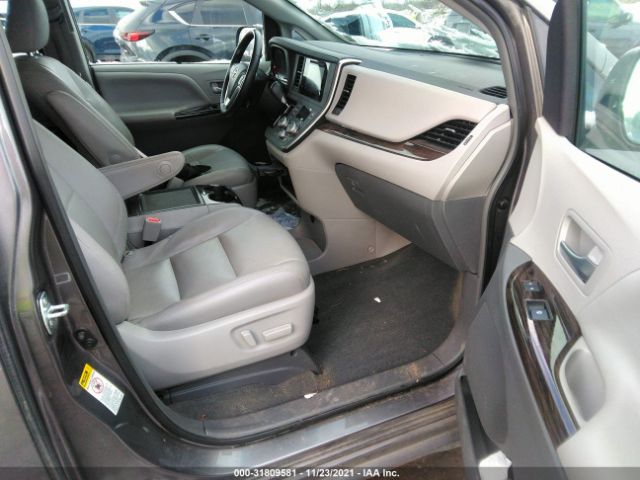 Photo 4 VIN: 5TDYZ3DC2HS789064 - TOYOTA SIENNA 