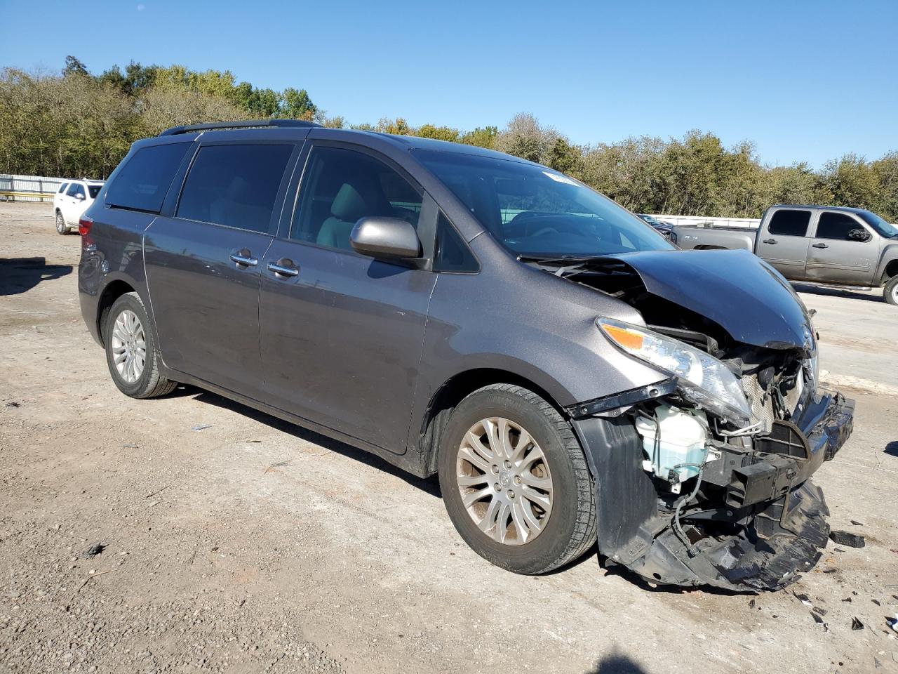 Photo 3 VIN: 5TDYZ3DC2HS789324 - TOYOTA SIENNA 