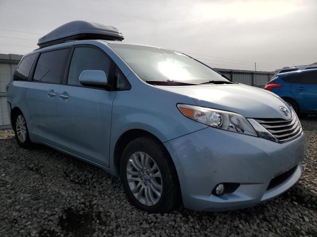 Photo 3 VIN: 5TDYZ3DC2HS801536 - TOYOTA SIENNA XLE 